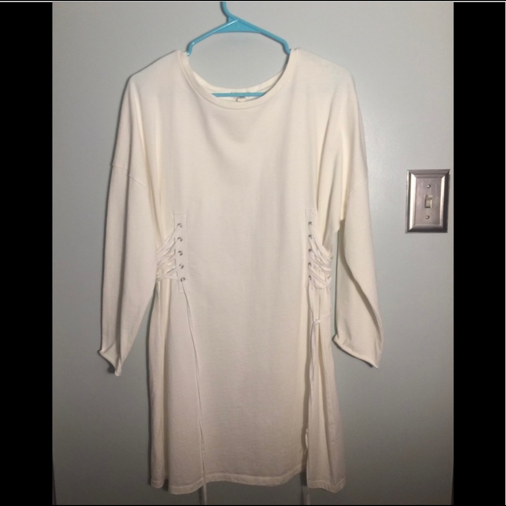 Silence + Noise off-white dress! Size: M